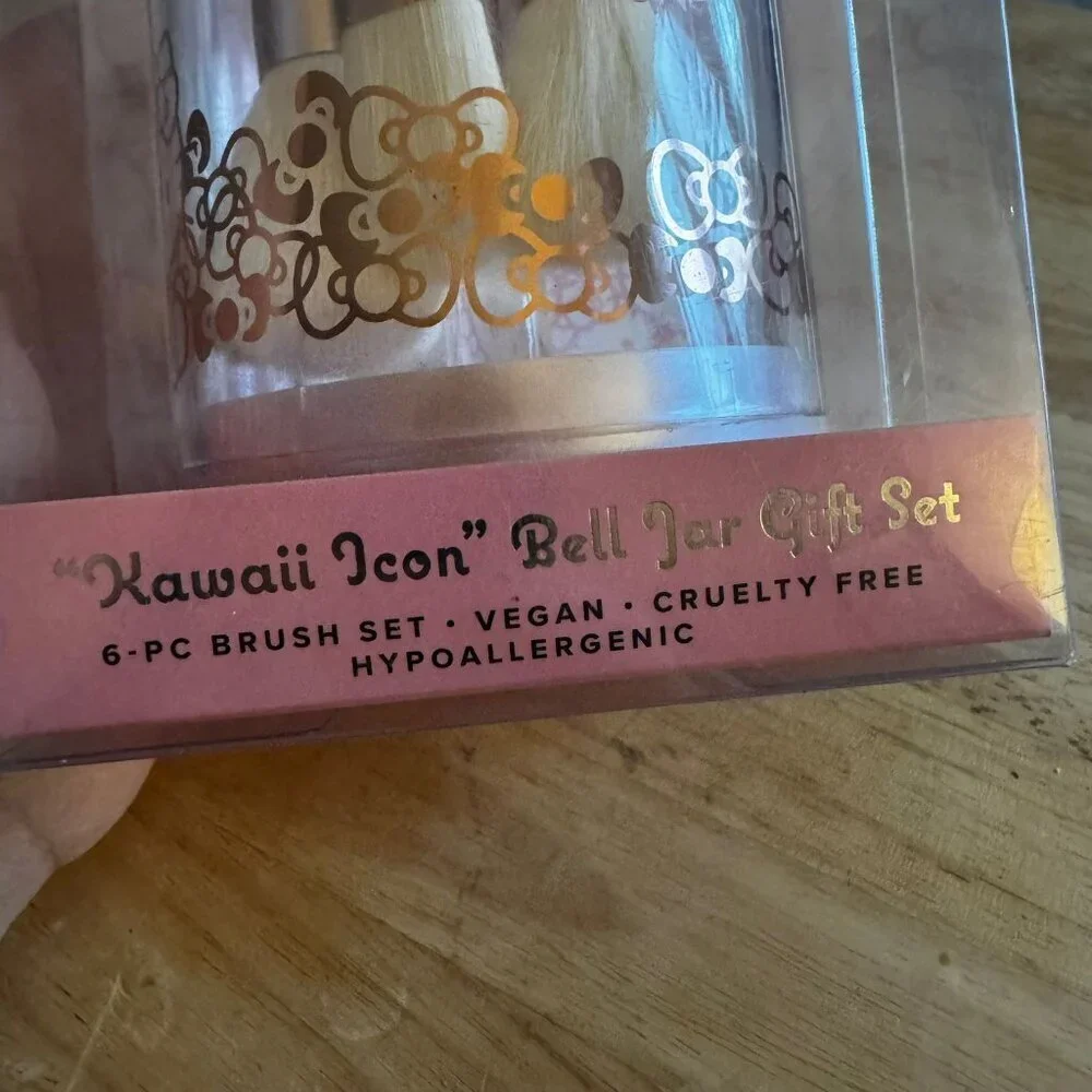 NEW IN BOX Hello Kitty 